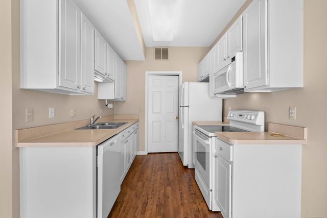 2108 Monarch Drive, Shelby Twp, MI 48316