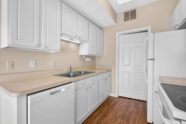 2108 Monarch Drive, Shelby Twp, MI 48316