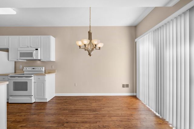 2108 Monarch Drive, Shelby Twp, MI 48316