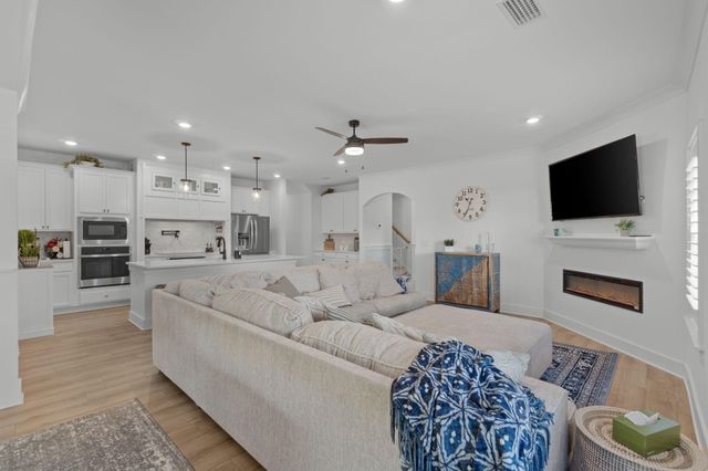 136 Hibernate Way, Freeport, FL 32439