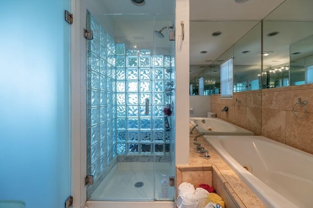 765 Walnut St, Lynnfield, MA 01940