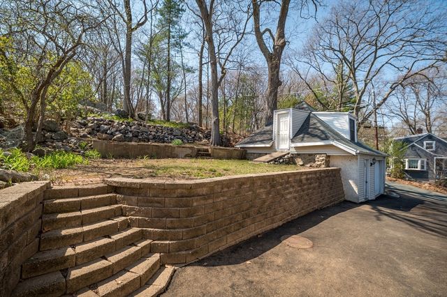 765 Walnut St, Lynnfield, MA 01940