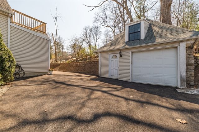 765 Walnut St, Lynnfield, MA 01940