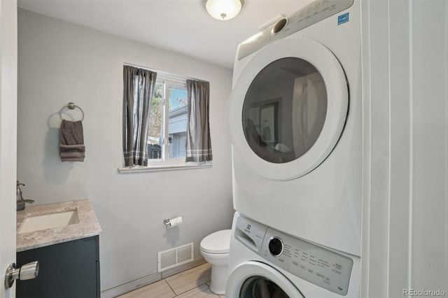 5530 Holland Drive, Arvada, CO 80002