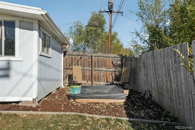 5530 Holland Drive, Arvada, CO 80002