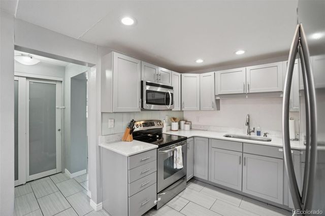 5530 Holland Drive, Arvada, CO 80002