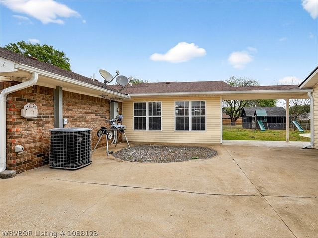 105 Dogwood Avenue, Poteau, OK 74953