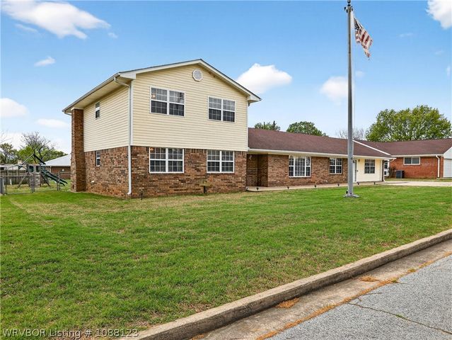 105 Dogwood Avenue, Poteau, OK 74953