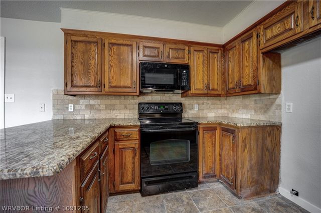 108 Lynn Drive, Arkoma, OK 74901