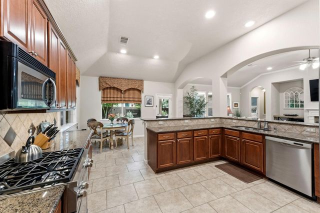 130 N Archwyck Circle, The Woodlands, TX 77382