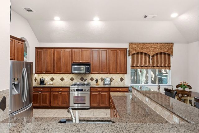 130 N Archwyck Circle, The Woodlands, TX 77382