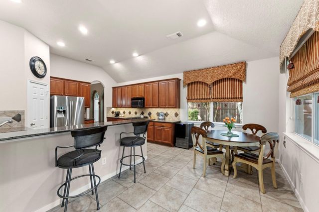 130 N Archwyck Circle, The Woodlands, TX 77382