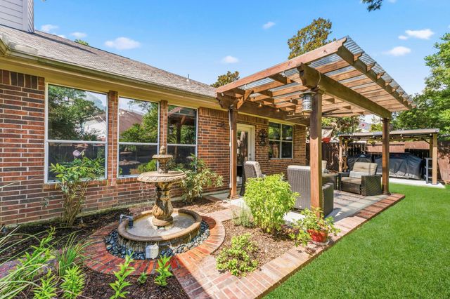 130 N Archwyck Circle, The Woodlands, TX 77382