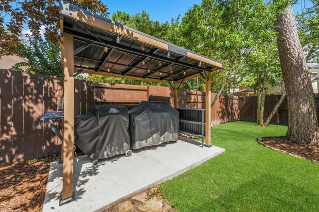130 N Archwyck Circle, The Woodlands, TX 77382