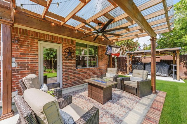 130 N Archwyck Circle, The Woodlands, TX 77382