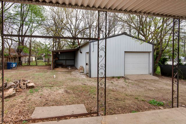 1024 N Brown Avenue, Springfield, MO 65802