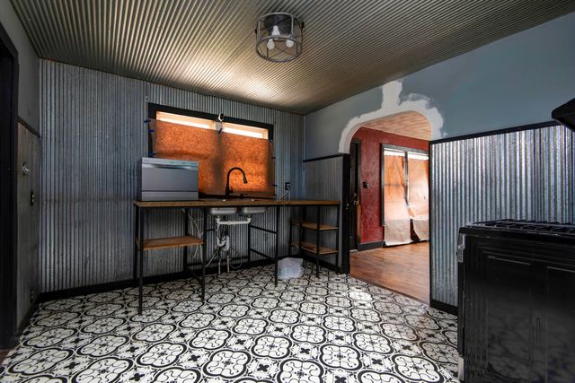 1024 N Brown Avenue, Springfield, MO 65802