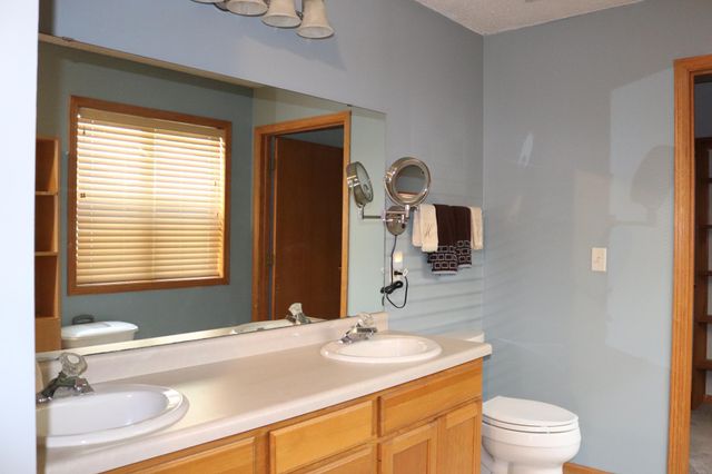 215 9th Avenue N, South Saint Paul, MN 55075