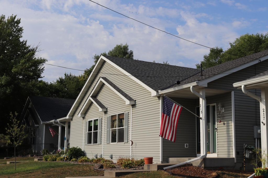 215 9th Avenue N, South Saint Paul, MN 55075 — photo 2