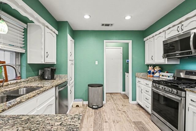 7017 Bennington Drive, Watauga, TX 76148