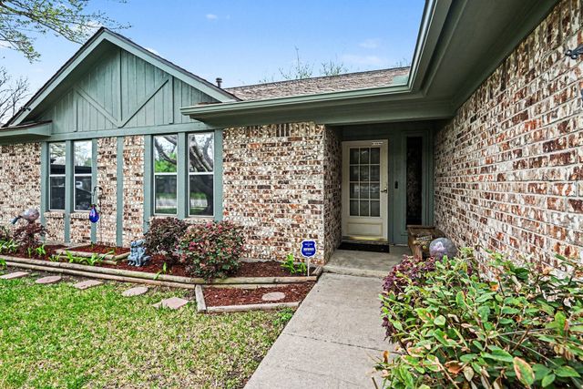 7017 Bennington Drive, Watauga, TX 76148