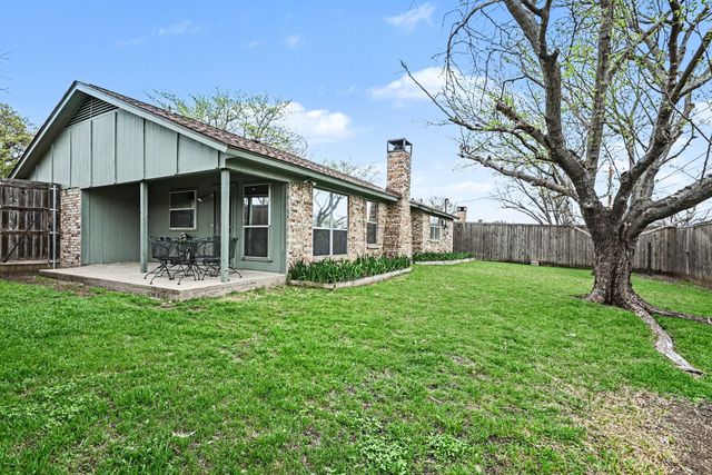 7017 Bennington Drive, Watauga, TX 76148