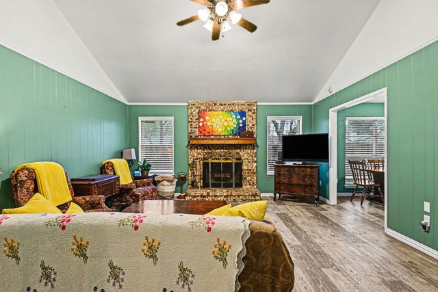 7017 Bennington Drive, Watauga, TX 76148