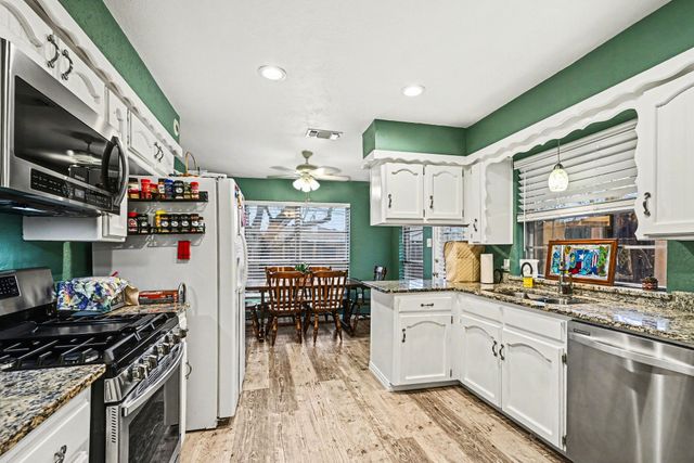 7017 Bennington Drive, Watauga, TX 76148