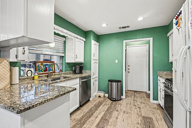 7017 Bennington Drive, Watauga, TX 76148