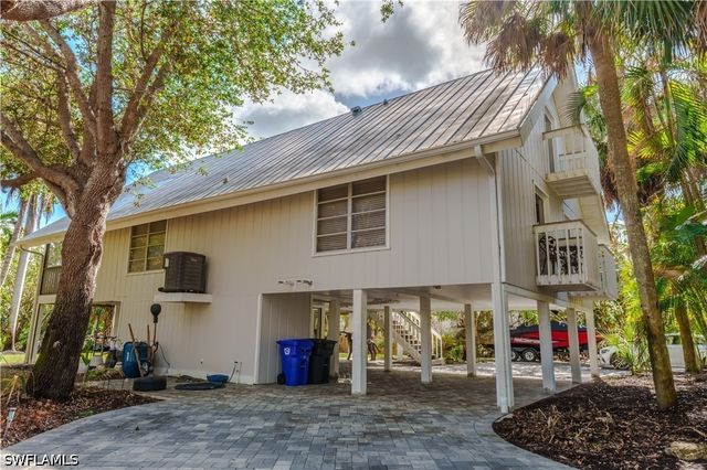5058 Seahorse AVE, Naples, FL 34103