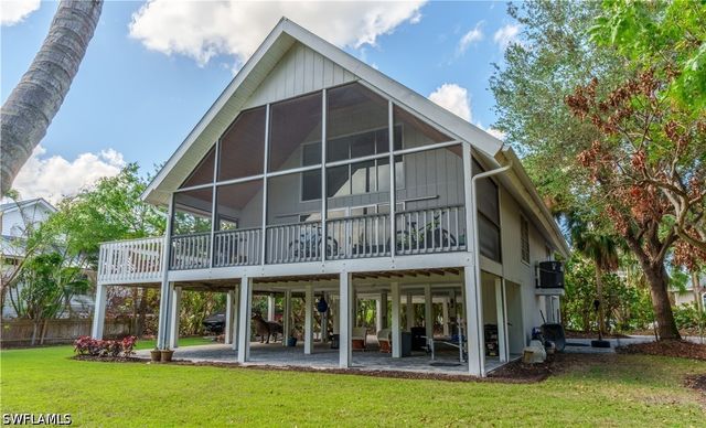 5058 Seahorse AVE, Naples, FL 34103