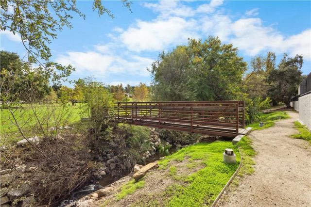 4714 Park Granada 203, Calabasas, CA 91302