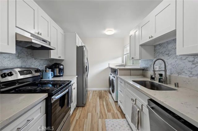 4714 Park Granada 203, Calabasas, CA 91302