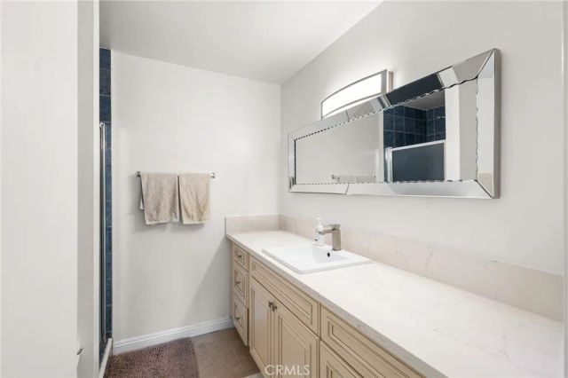 4714 Park Granada 203, Calabasas, CA 91302