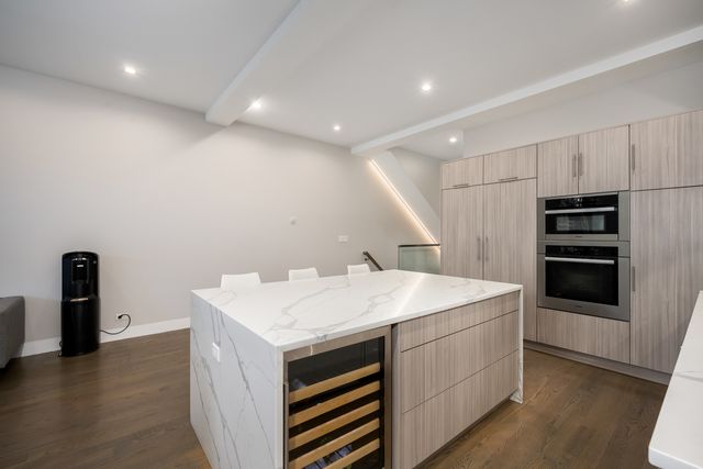 2136 W Lyndale Street 1W, Chicago, IL 60647