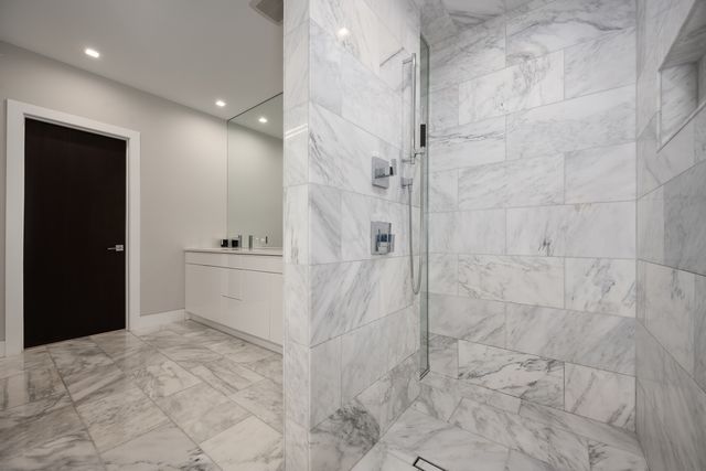 2136 W Lyndale Street 1W, Chicago, IL 60647