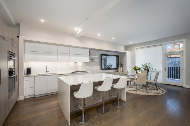 2136 W Lyndale Street 1W, Chicago, IL 60647