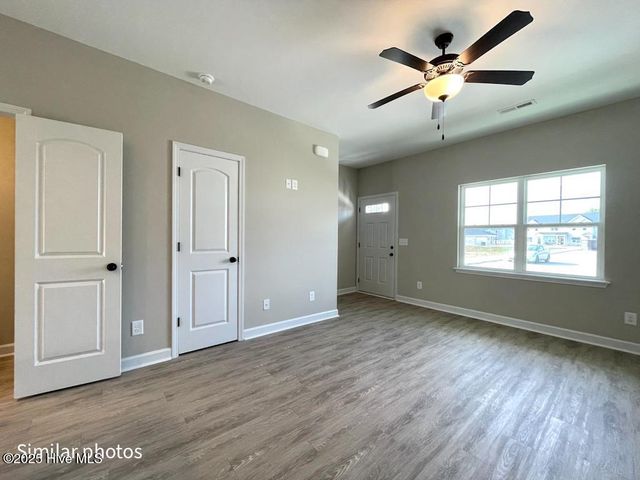 721 Cross Bridge Way, Sneads Ferry, NC 28460