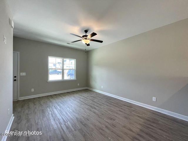 721 Cross Bridge Way, Sneads Ferry, NC 28460