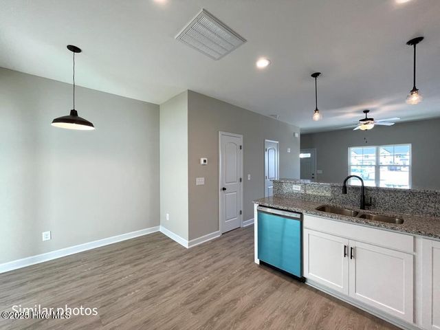 721 Cross Bridge Way, Sneads Ferry, NC 28460