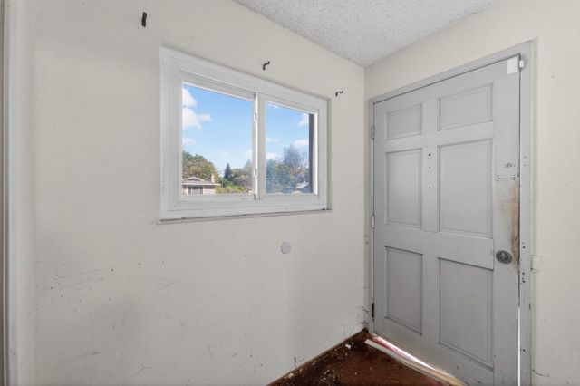 2802 Layton Dr, Davis, CA 95618