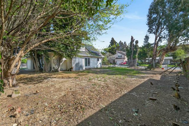 2802 Layton Dr, Davis, CA 95618