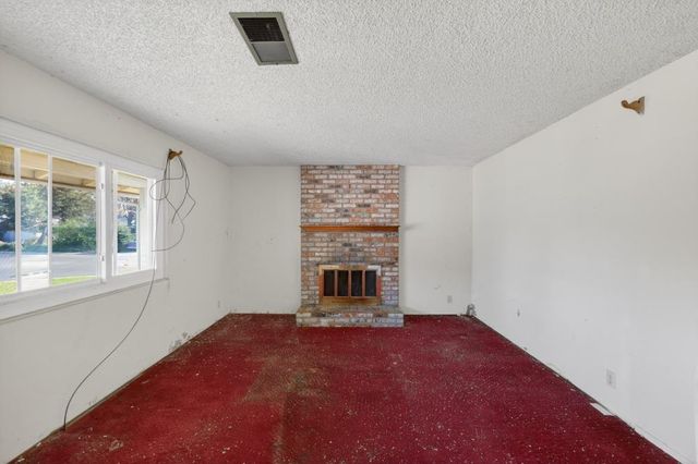 2802 Layton Dr, Davis, CA 95618