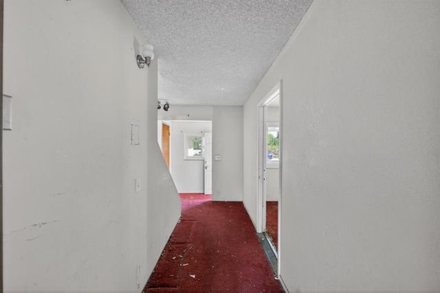 2802 Layton Dr, Davis, CA 95618