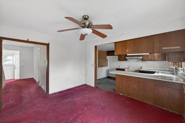 2802 Layton Dr, Davis, CA 95618