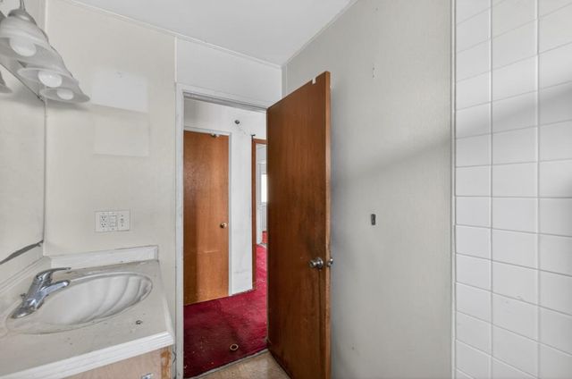 2802 Layton Dr, Davis, CA 95618