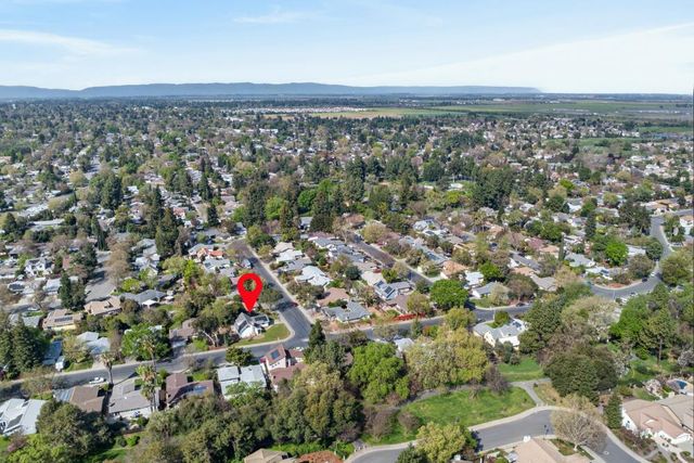 2802 Layton Dr, Davis, CA 95618