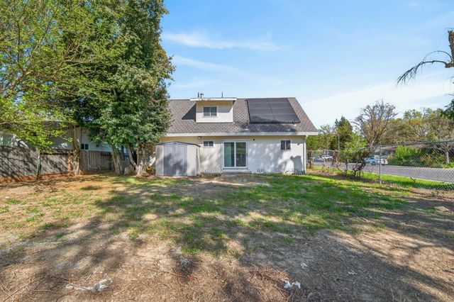 2802 Layton Dr, Davis, CA 95618