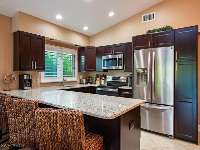 567 99th AVE N, Naples, FL 34108