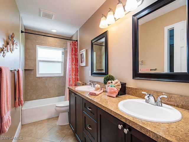 567 99th AVE N, Naples, FL 34108